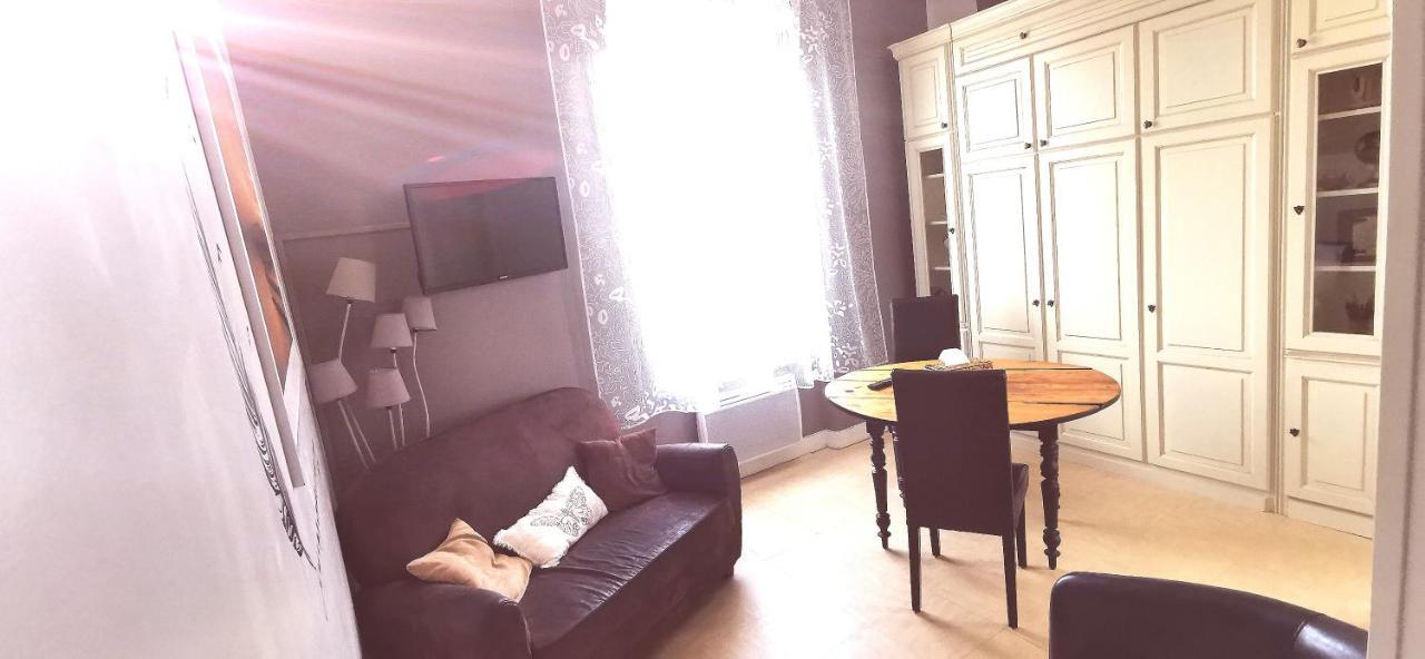 Studio Dans Charmante Batisse De Maitre Compiegnoise กงเปียญ ภายนอก รูปภาพ