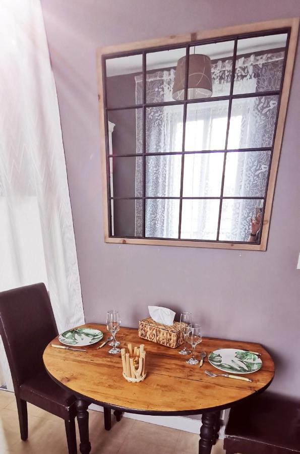 Studio Dans Charmante Batisse De Maitre Compiegnoise กงเปียญ ภายนอก รูปภาพ